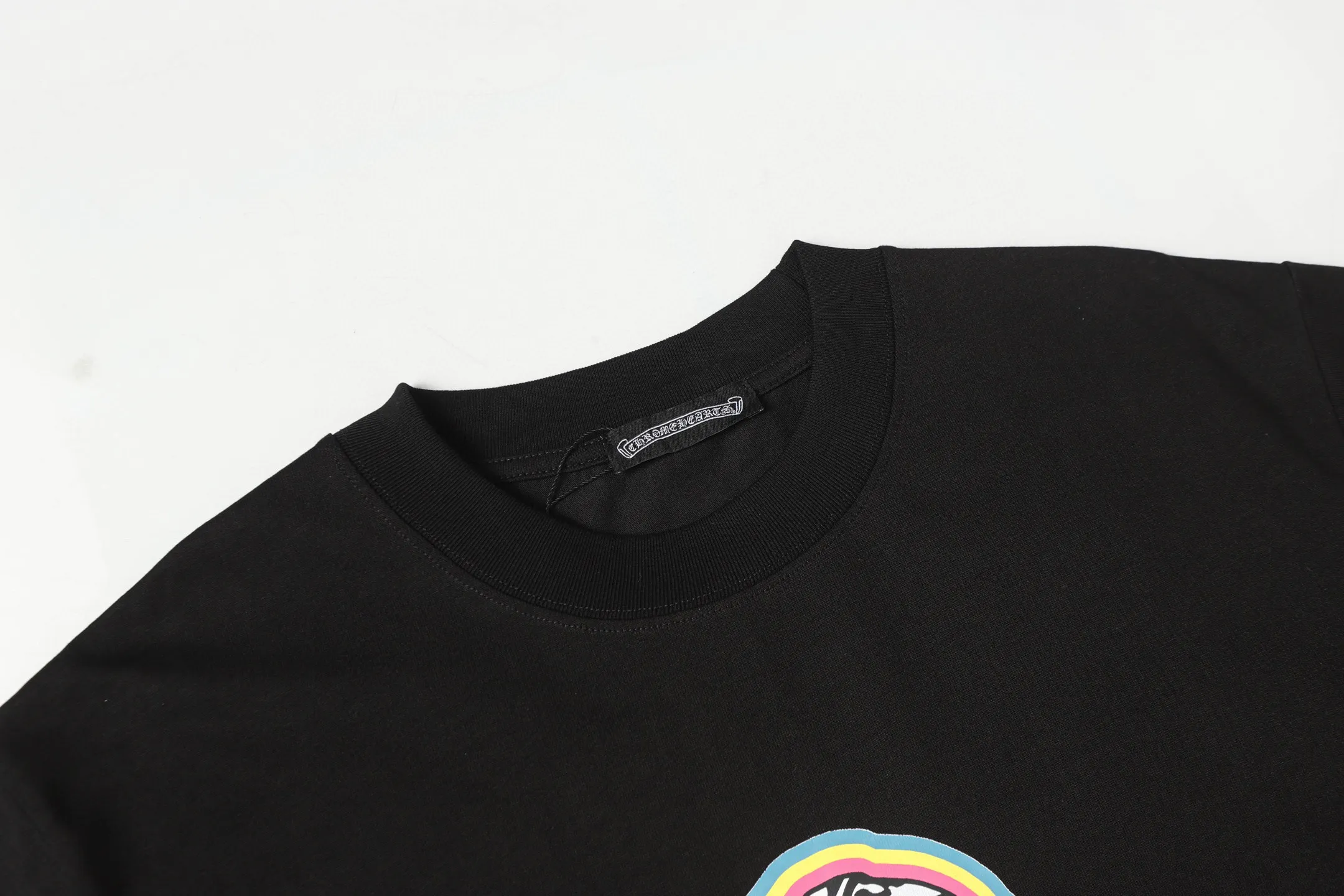 🅿️170 ch/Ke Jia Sanskrit skull color printed T-shirt! Every one of the Cro family is really unique. Every piece is a killer, and the texture of the whole short sleeve is really amazing. 280g pure cotton fabric! 100% restored to the official details. All cuffs, shoulder seams, armholes, neckline are double-needle crimping process. This is the rigorous craftsmanship details that big brands should have, which determines the quality. The original washed tag packaging is full of style! The whole piece adopts three-needle and five-thread technology, (neckline-shoulder seam-sleeve seam-double-pressed thread, which looks more three-dimensional and textured) Same style for men and women. Color: black white Size: xs-l